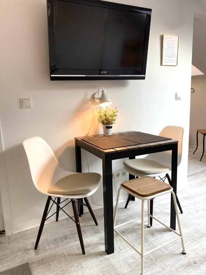 Living At Saarpartments - Adultsonly - Business & Holiday Homes With Kitchen For Long- And Short Term Stay, 3 Min To St Johanner Markt And Points Of Interest Саарбрюкен Екстер'єр фото
